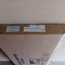 New Columbia Hubbell Lighting Fixtures 2x4' Troffer