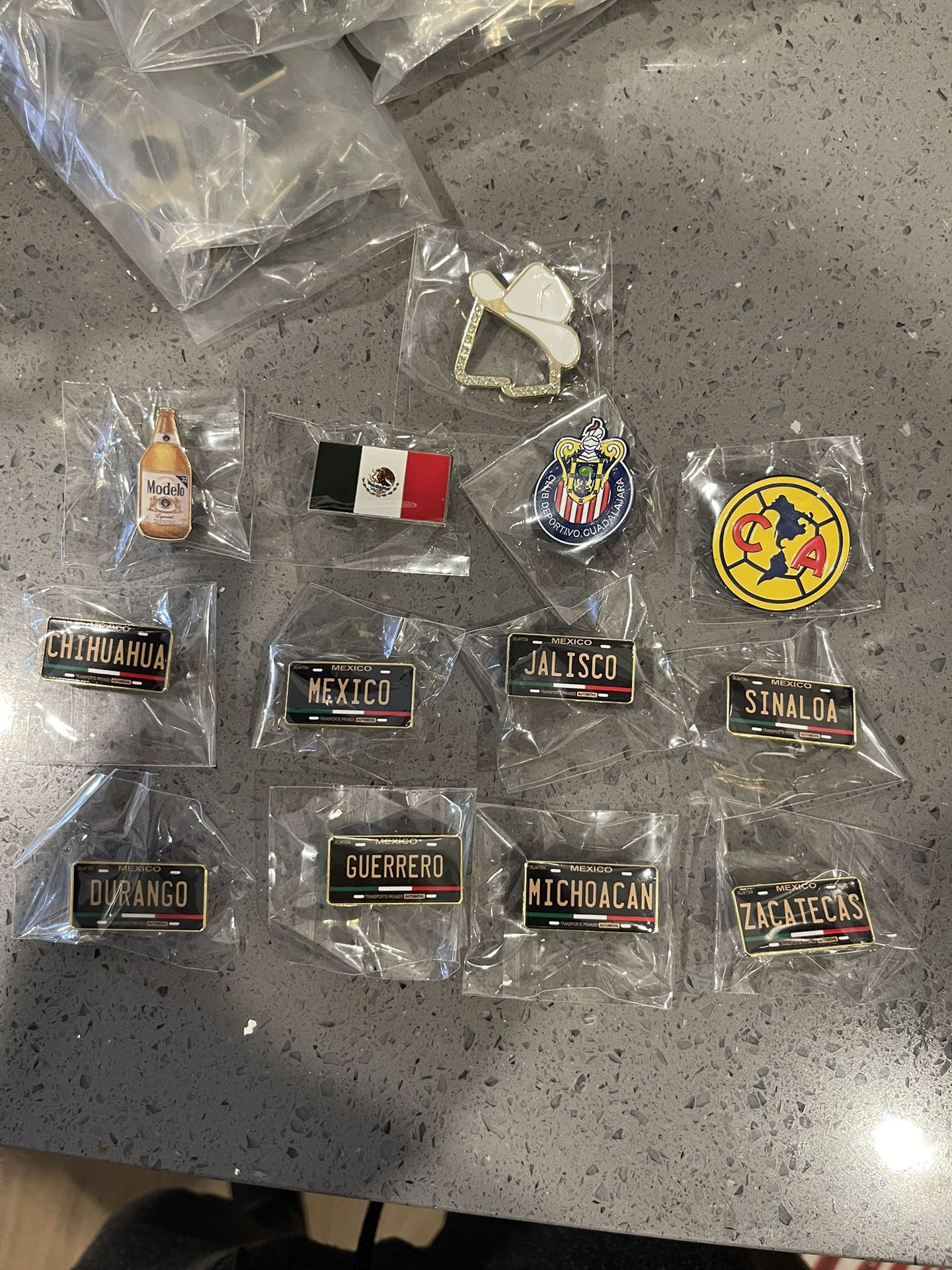HAT PINS MEXICO 🇲🇽 FLAG CHALINO SANCHEZ SACRFACE AK 47 MACHINE GUN CHAPO DE SINALOA $100.00 BILL 💸 EAGLE PIN $12.00 each pin
