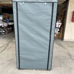 Simple Wardrobe$5