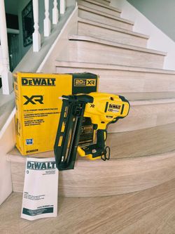 Dewalt (New)20V MAX XR 16-Gauge Lithium-Ion Cordless Finish Nailer (Tool Only)