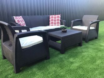 Patio Furniture Set - Like New