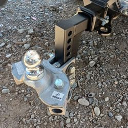 Solid Adjustable 2" Drop Hitch With RV weight Distribution Attachment 