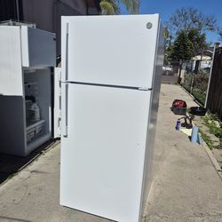 Apartment Size Fridge like new condition $225