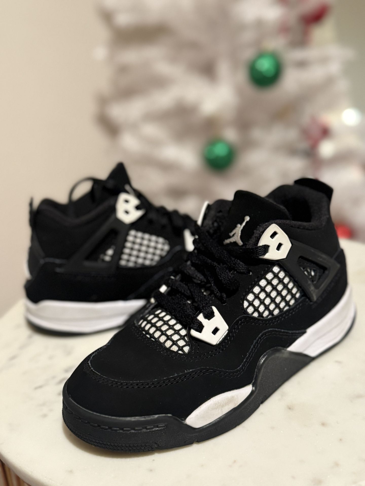 Kids Size 13  Jordan 4 Retro ‘White Thunder’ 