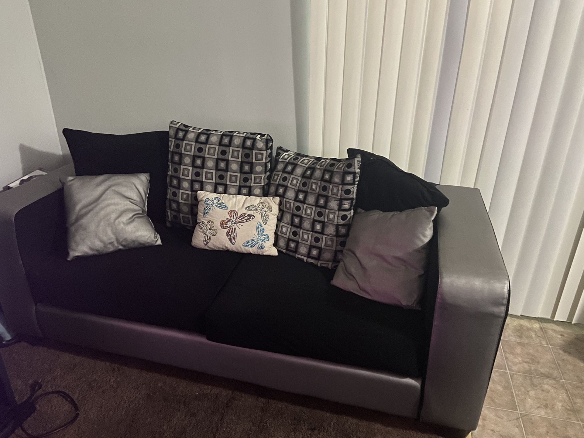 Black & Gray Sofa Set