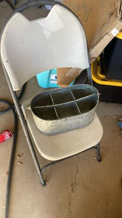 Meltal Bucket With Dividers And Handel