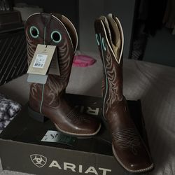ARIAT brand New Boots