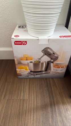 Everyday Stand mixer