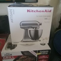 KitchenAid Artisan Mini Tilt Head Stand Mixer 3.5 Q