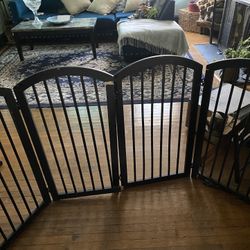 Big Ol Wooden Gate 