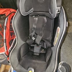 Car Seat Chicco Forward And Rear Facing 