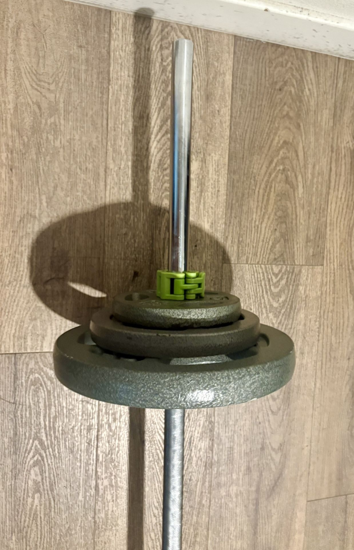 NEW CONDITION: 6 ft Steel Standard Barbell With CAP Weight Plates: 25s, 10s & 5s ( Total: 100 lbs)