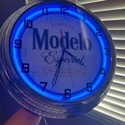 Model Wall Clock