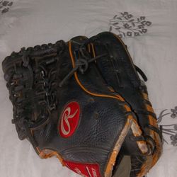 Rawlings. Baseball glove  For Sale