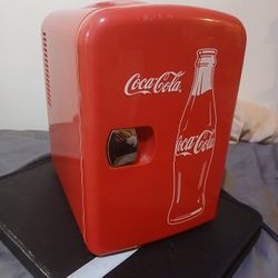 Coca Cola 6 Can Retro Mini Fridge
