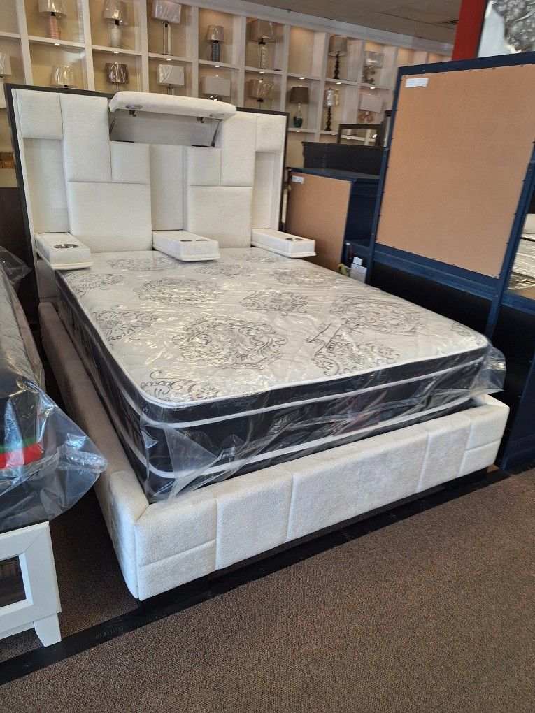 Oscar White Queen Bed Only