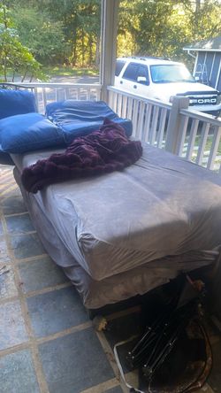 2 futons