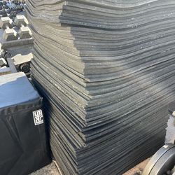 Rubber gym flooring 39”x39” 5/8in thick used