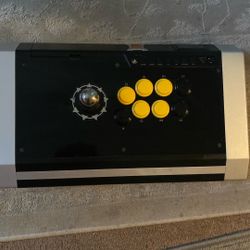 Qanba Obsidian Arcade Stick For PS4 