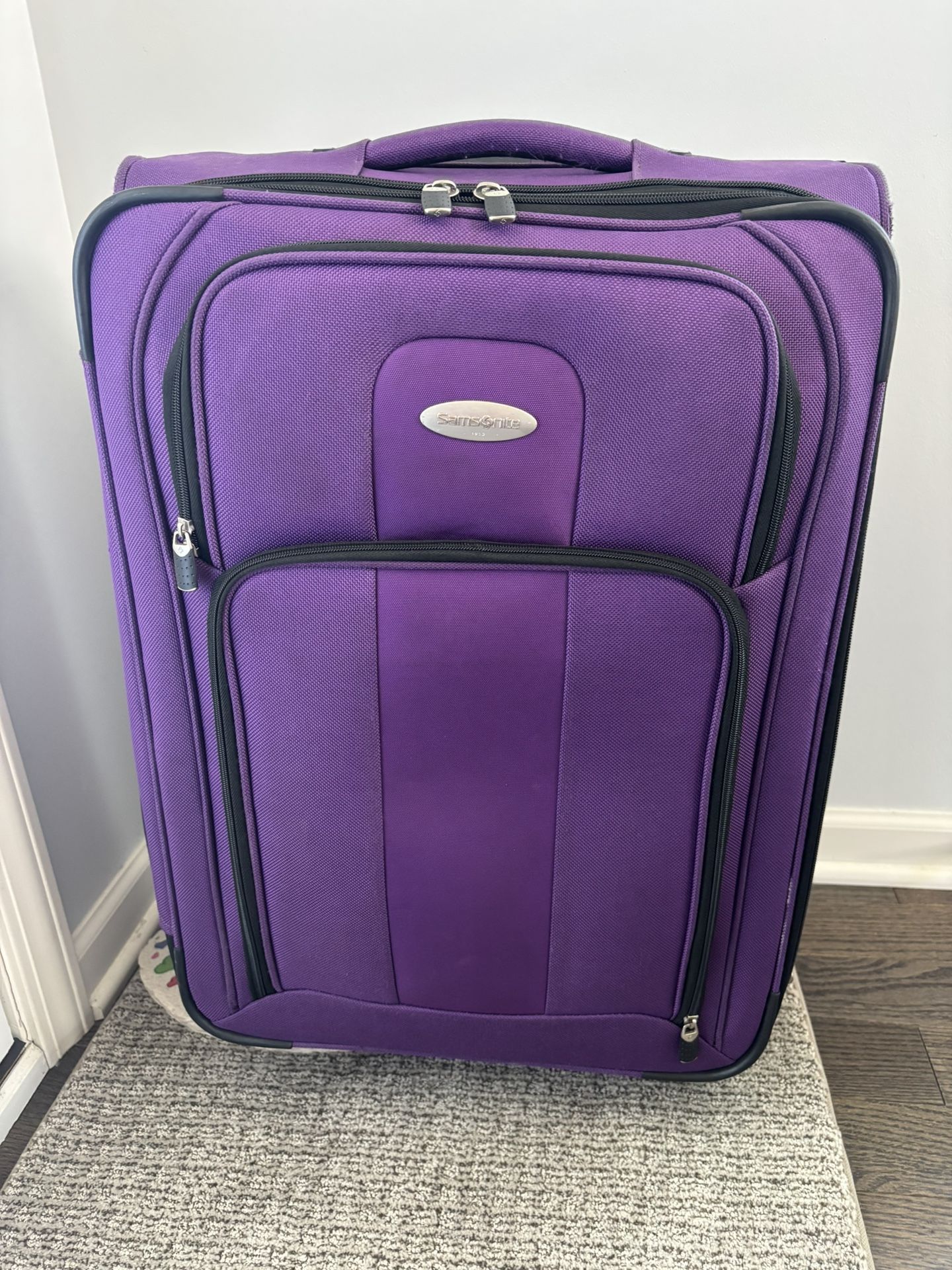 Suitcase, Samsonite 27 inch