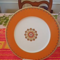 Villeroy & Boch "Classic Platzteller" Buffet Plate & Dyag Red Drums