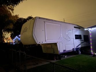 RV Thor Motor Coach Jazz XL Travel Trailer