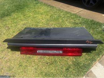 Dodge challenger trunk with center tail