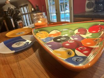 Pool Table / Game Room Chip Bowl And Plates 