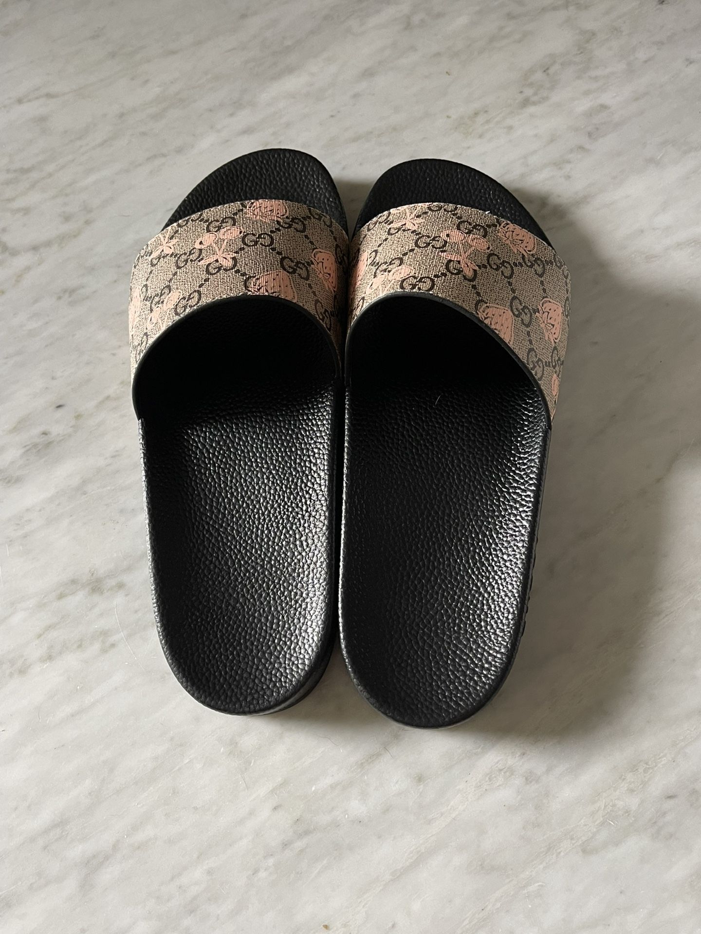 Gucci Supreme Berry Slides for Sale in Alpharetta, GA OfferUp