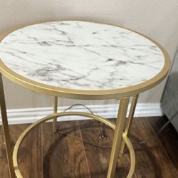 Round Table 