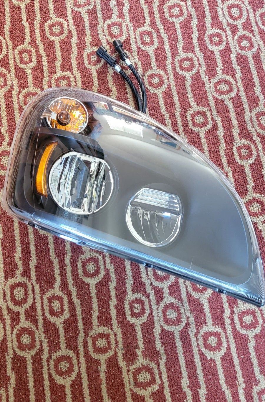 New 2008-2017 Freightliner Cascadia Headlight, Passenger