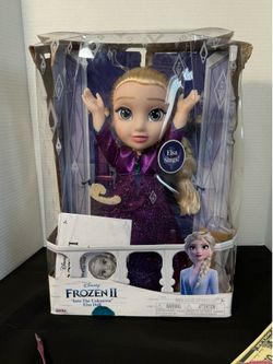 Disney Frozen 2 Singing  Elsa Doll Lights Up
