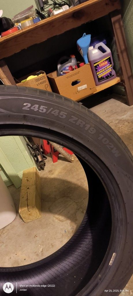 Kumho 245/45 Zr19