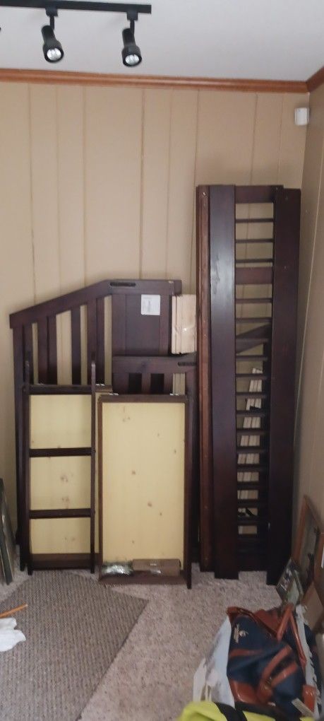 Free Bunk Bed, Wood, No Matresses.