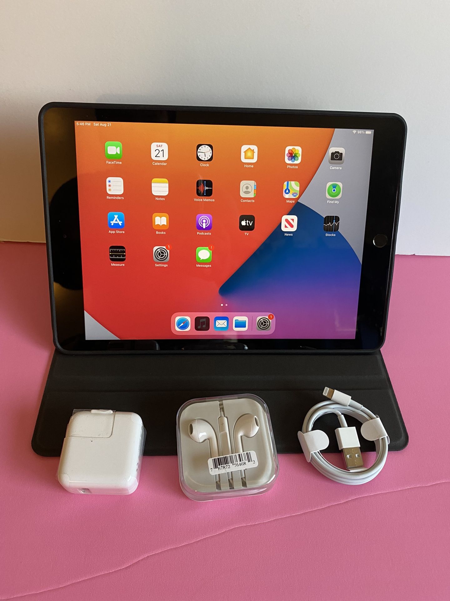 Apple IPad Air 2 (9.7” Retina / Touch ID / Latest iOS 15) 64GB with complete new Accessories (Thinnest ipad ever) (128GB $259)