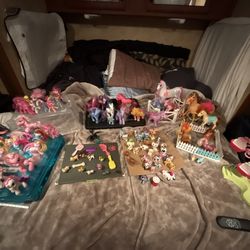 Little Pony’s /Barbie Unicorn / Shopkins