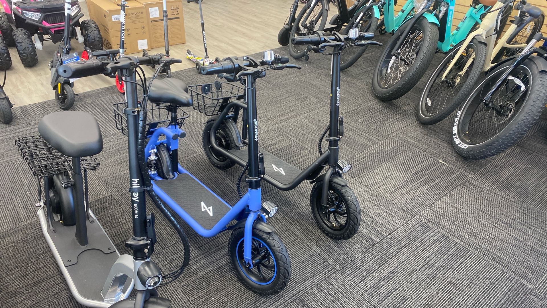 PGG Commuter R1 e-Scooter 500w/36V (15mph/20 Mile Battery Range)