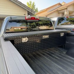 UWS TBS-60-LP-BLK - Gloss Black Aluminum 60" Truck Tool Box with Low Profile Canyon Colorado
