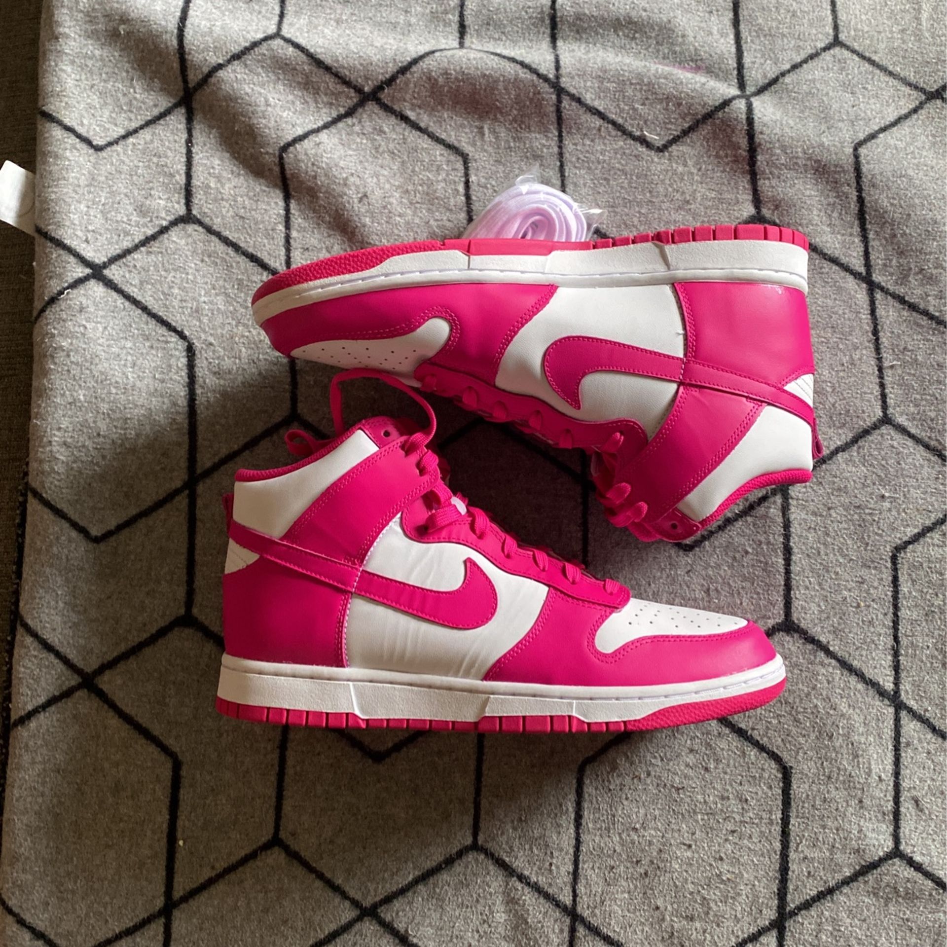Nike Dunk High Pink