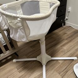 Halo Bassinet & EinsteinJumper&sitting Chair &rocker 