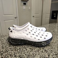 Kane Footwear- Revive 