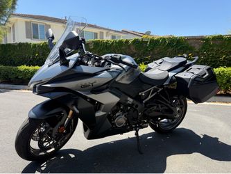 2025 Suzuki GSX S1000 GT+