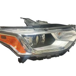2020 Chevy Traverse Right Headlamp Assembly OEM