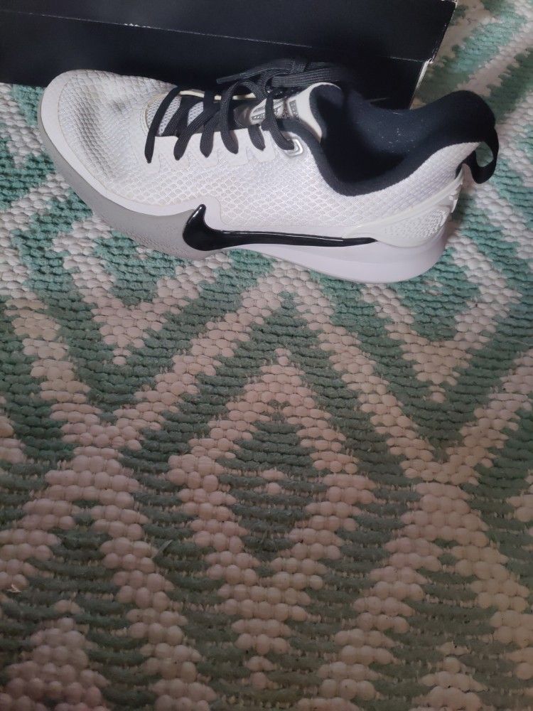Mamba Focus TB Kobe Bryant Basketball Shoes