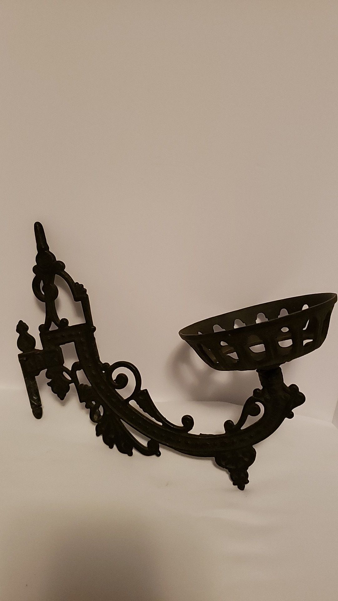 Antique cast iron oil lamp wall bracket/sconce