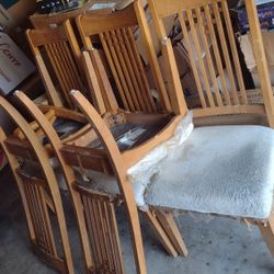 5 Wooden Chairs Sturdy but Ugly 