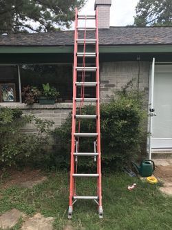 24ft Fiberglass Extension Ladder