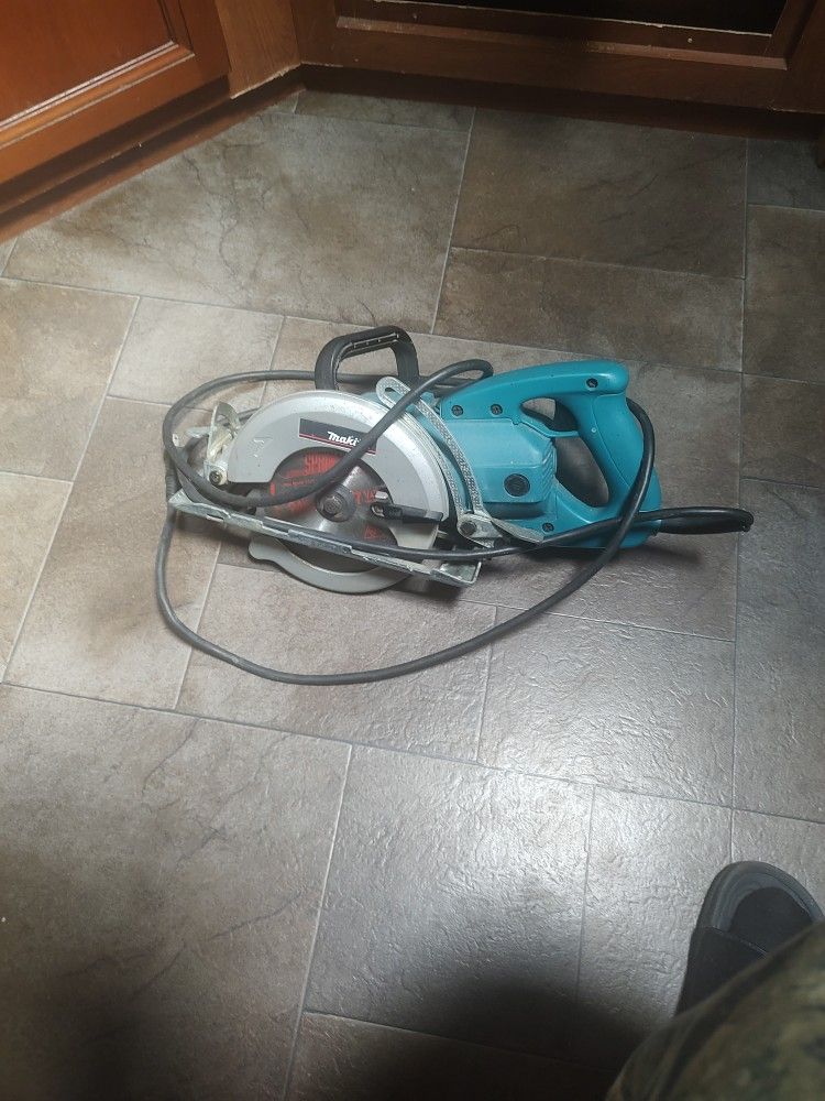 Makita Worm Drive Saw