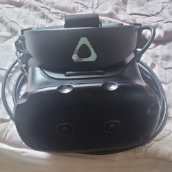 Htc Vive Cosmos Elite Headset With 2 Controllers