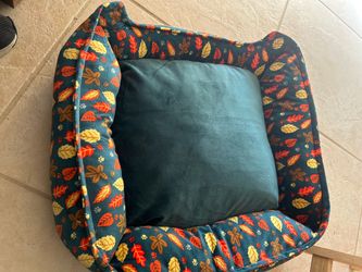 Cuddles Pet Bed - New
